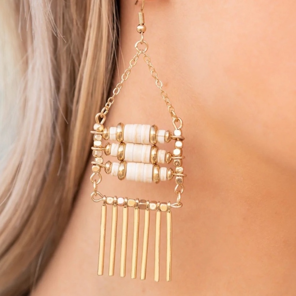 🌟3/$15 🆕NIP: Paparazzi Tribal Tapestry - Gold Earrings